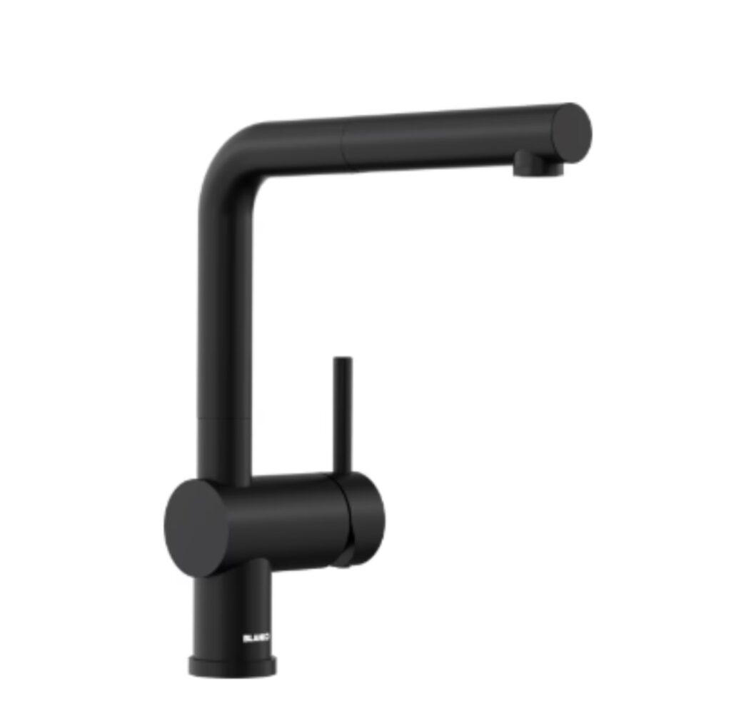 Ein moderner, mattschwarzer Wasserhahn mit minimalistischen Linien in einem stilvollen Design.